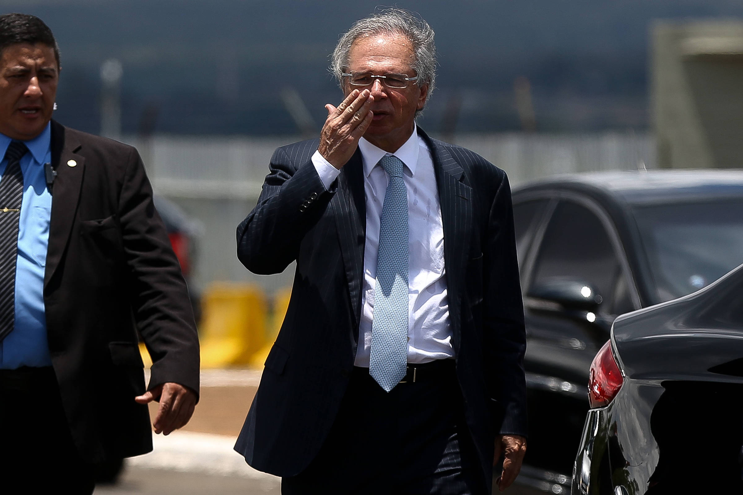 Insatisfação do Congresso ameaça pautas econômicas de Guedes